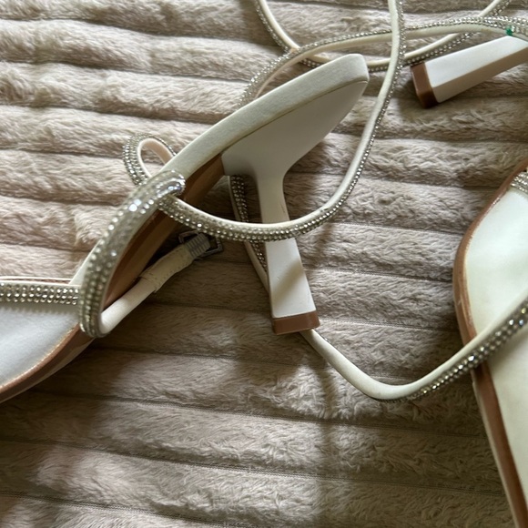 BCBGeneration heels white rhinestone wrap around sz 8.5 - Picture 2 of 9
